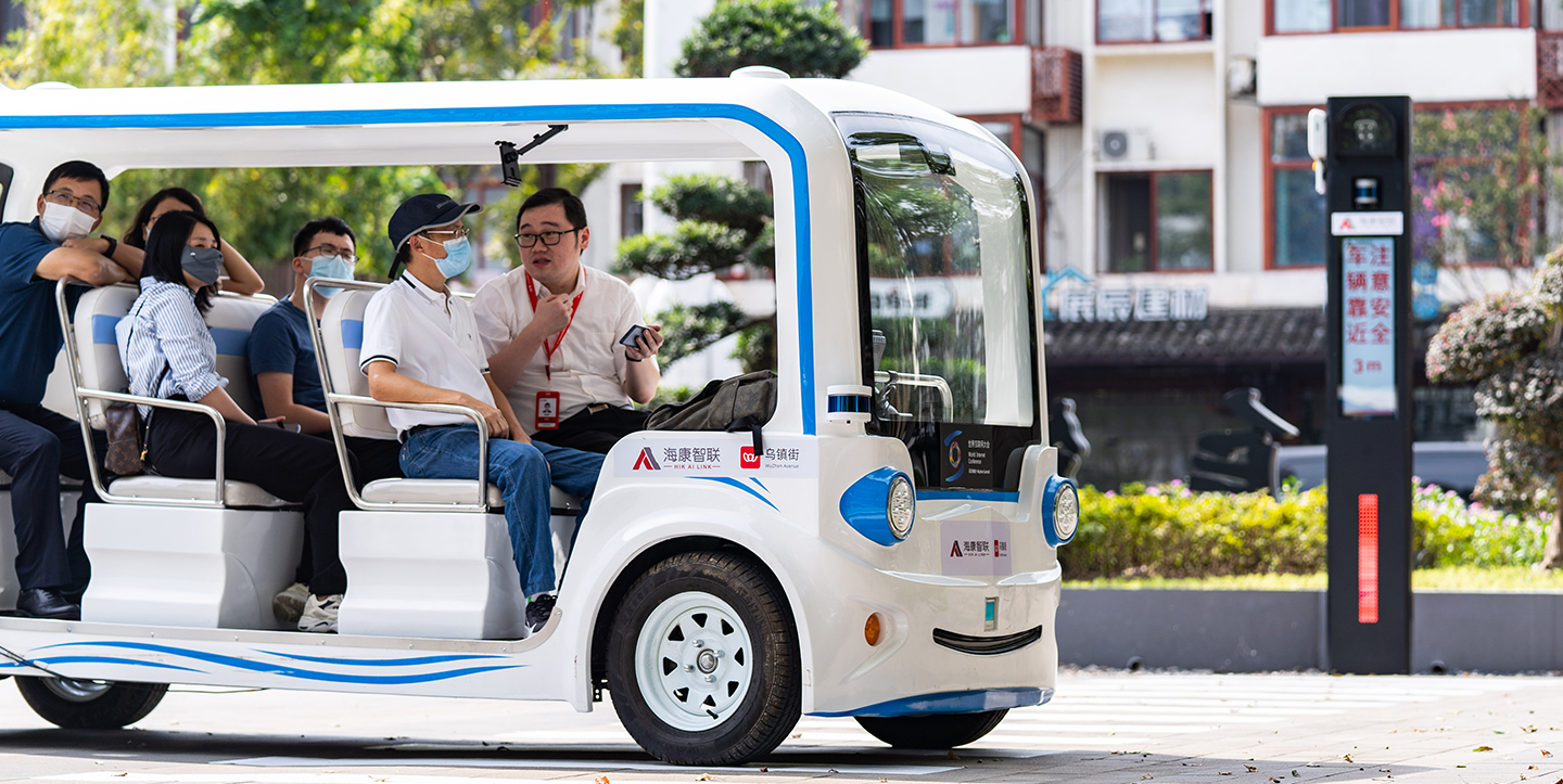 大会接驳 无人接驳车案例详情01.jpg