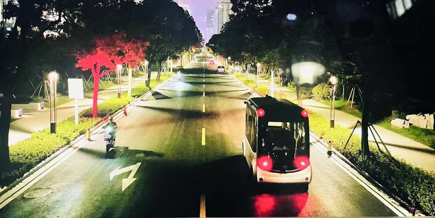 江苏南通大学  无人 接驳车案例详情01.jpg