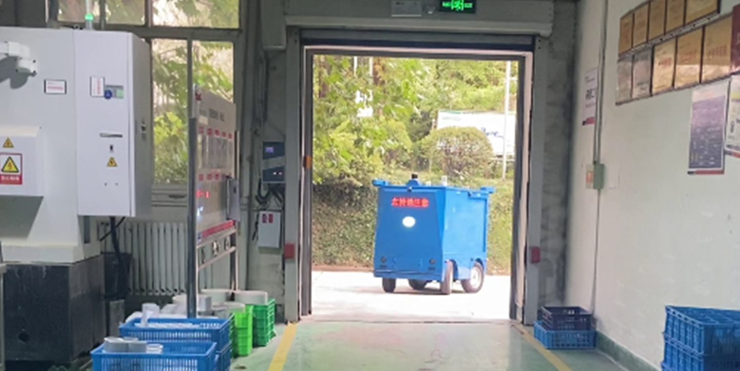 陶瓷厂 无人物流车案例详情01.jpg