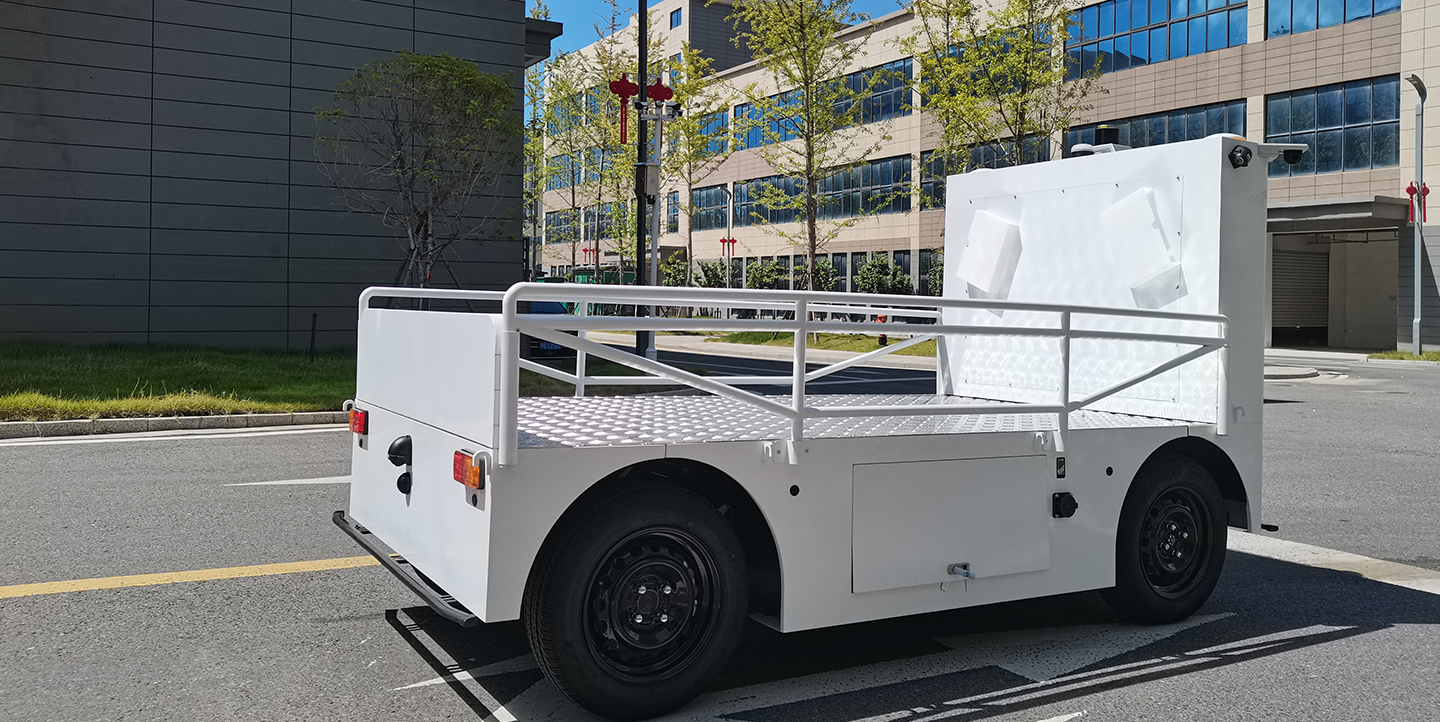 哈电 无人物流车02.jpg
