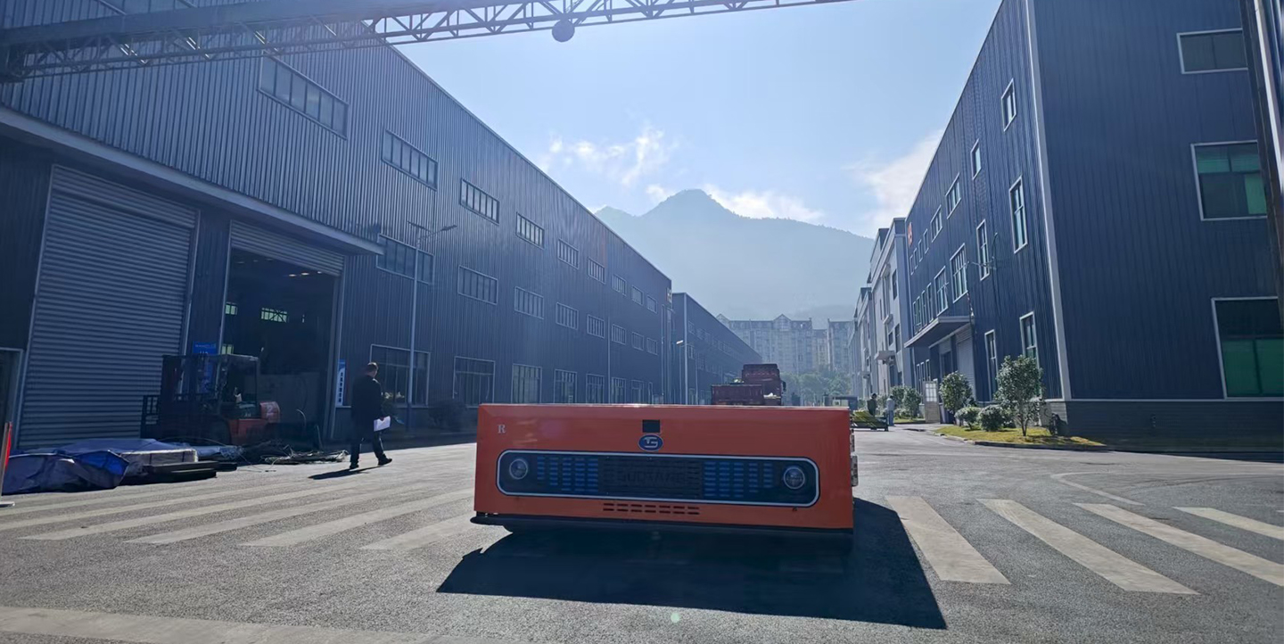 30 无人物流车02.jpg